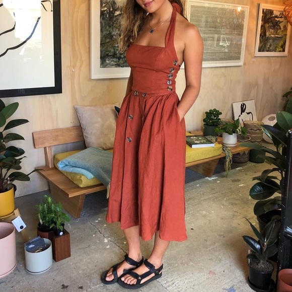 TIGERLILY Lina Linen Rust Orange Halter Neck Crop Top NWT RRP$119 - Picture 3 of 16